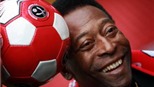 Pele sẽ đối đầu Messi ở Cúp TG các CLB?